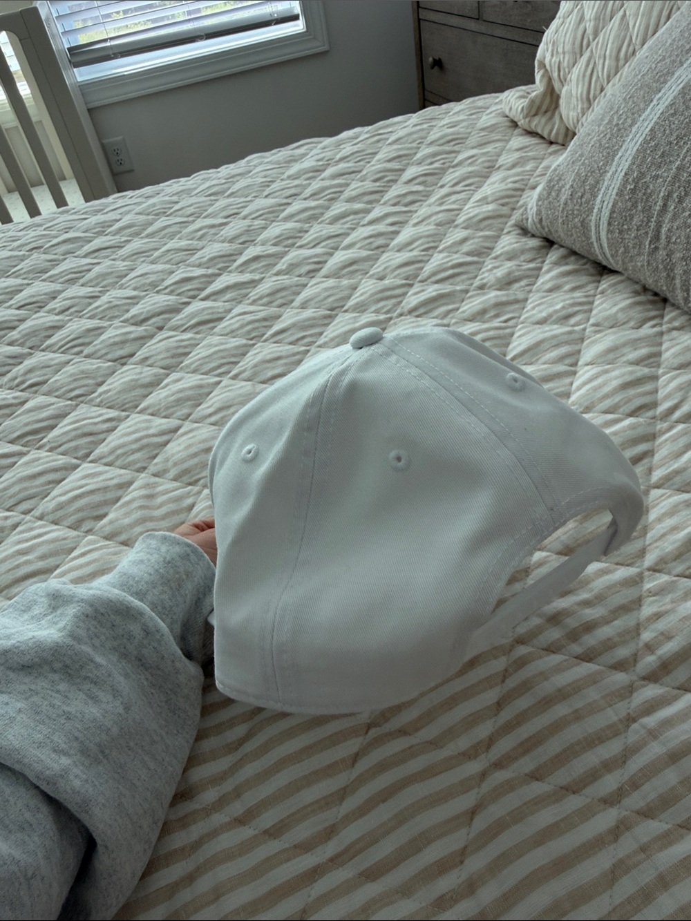Masters Caddie White Hat - Picture 2 of 3